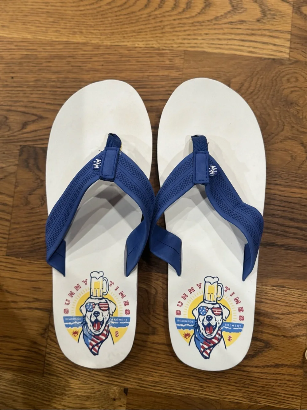 IZOD SUNNY TIMES Blue Strap White Footbed Flip Flops with Graphic